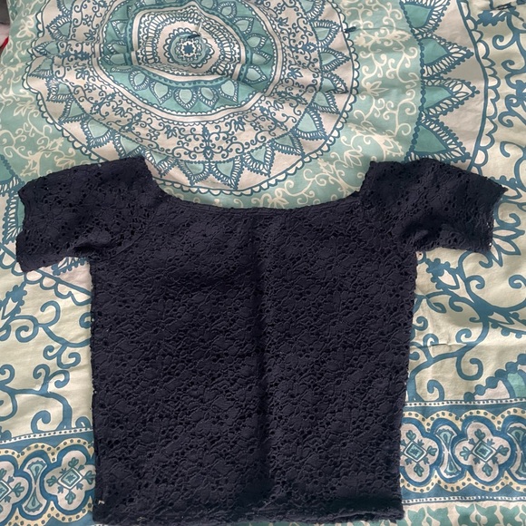 NAVY LACE BLUE TOP - Picture 2 of 3